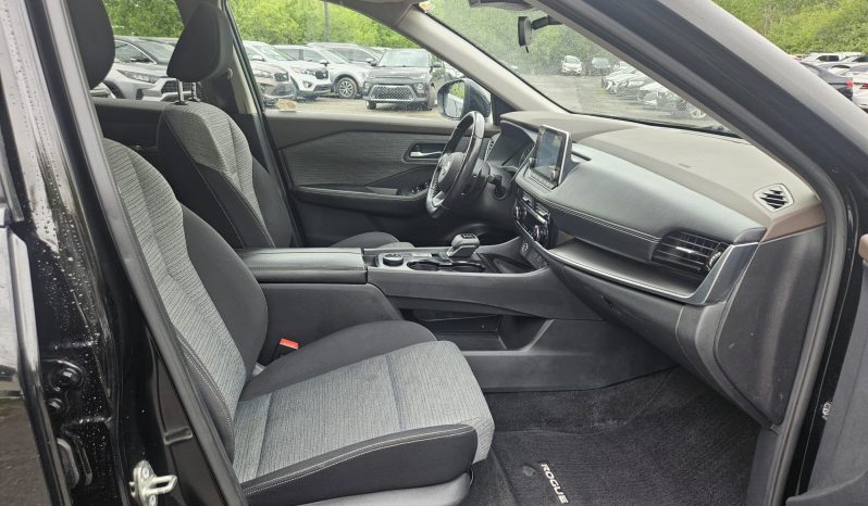 2022 Nissan Rogue AWD SV SUNROOF /CAMERA /NAVI /FINANCE ME! full