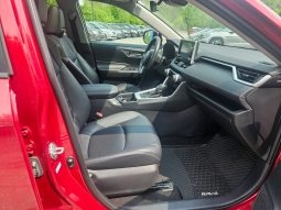 2020 Toyota RAV4 XLE AWD /Low Mileage /SUNROOF /FINANCE ME! full