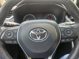 2020 Toyota RAV4 XLE AWD /Low Mileage /SUNROOF /FINANCE ME! full