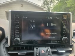 2020 Toyota RAV4 XLE AWD /Low Mileage /SUNROOF /FINANCE ME! full
