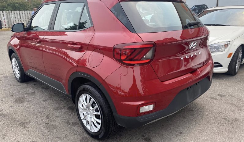 2021 Hyundai Venue Essential IVT Low Mileage /Heated Seats /FINANCE! full