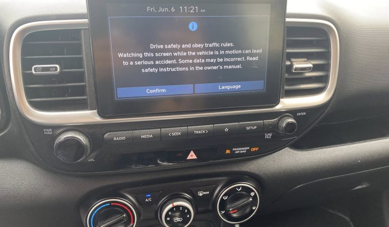 2021 Hyundai Venue Essential IVT Low Mileage /Heated Seats /FINANCE! full