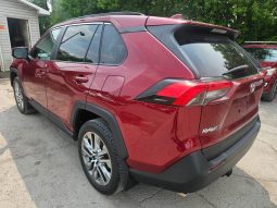 2020 Toyota RAV4 XLE AWD /Low Mileage /SUNROOF /FINANCE ME! full