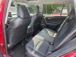 2020 Toyota RAV4 XLE AWD /Low Mileage /SUNROOF /FINANCE ME! full