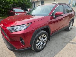 2020 Toyota RAV4 XLE AWD /Low Mileage /SUNROOF /FINANCE ME! full