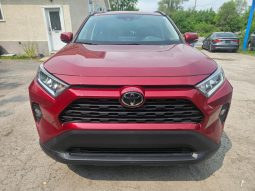 2020 Toyota RAV4 XLE AWD /Low Mileage /SUNROOF /FINANCE ME! full