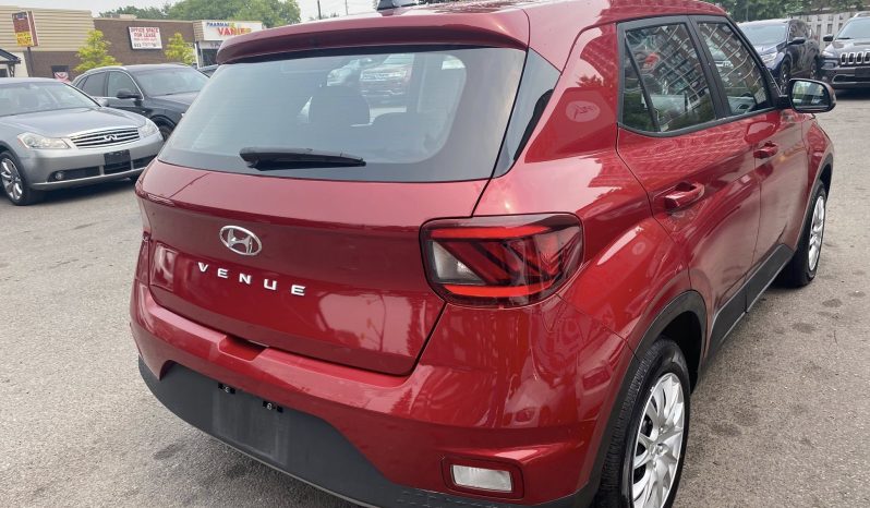 2021 Hyundai Venue Essential IVT Low Mileage /Heated Seats /FINANCE! full