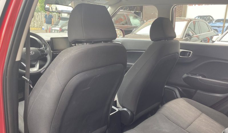 2021 Hyundai Venue Essential IVT Low Mileage /Heated Seats /FINANCE! full